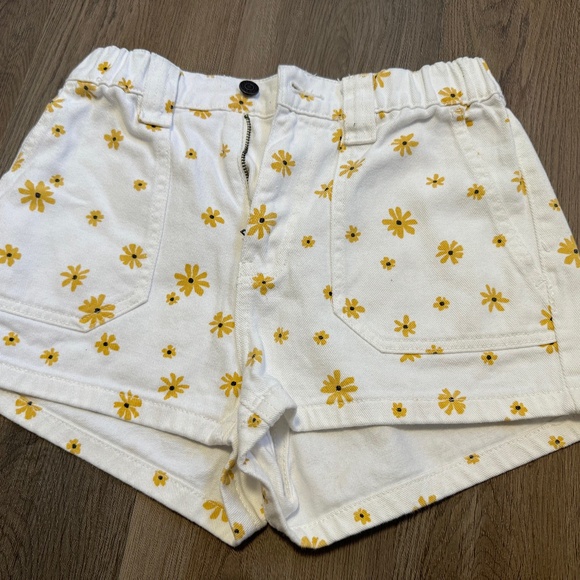 PacSun White & Yellow Daisy Floral Jean Shorts - Picture 1 of 4